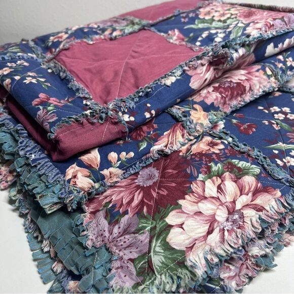 VTG Rare Amish Hand Made Green Pink Blanket Quilt Bedspread - Size 72” X 68” - Picture 2 of 7